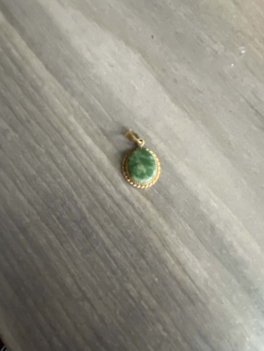 Vintage 14K Yellow Gold Green Jade Oval Cabochon Pendant